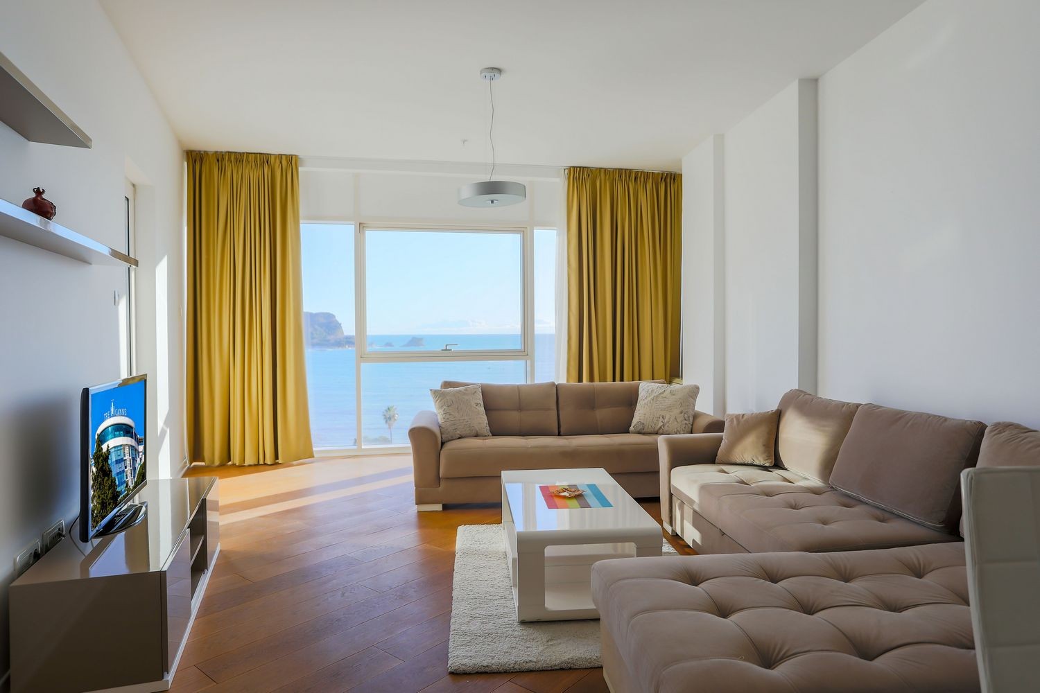 One Bedroom Apartment with Sea View (128)